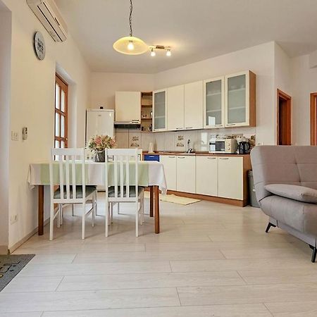 Zigante Apartment Новиград Екстериор снимка